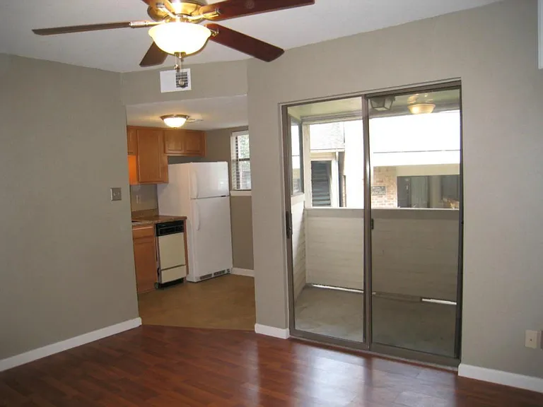2500 Burleson Rd #402 — Photo 11