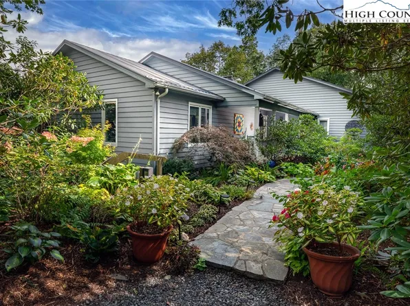 769 Gorge View Drive, Blowing Rock, NC 28605