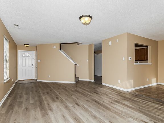 4th image of 2511 Redland Ln