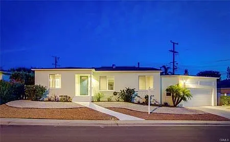 6117 Mesita Dr