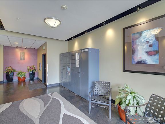 3rd image of 111 108th Avenue NE #A215