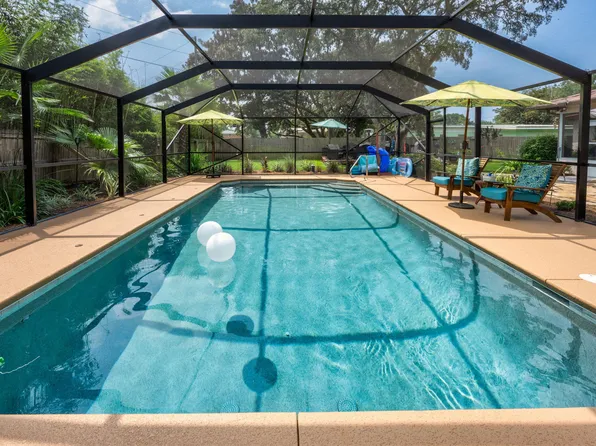 209 Forest Dr, Fort Walton Beach, FL 32547