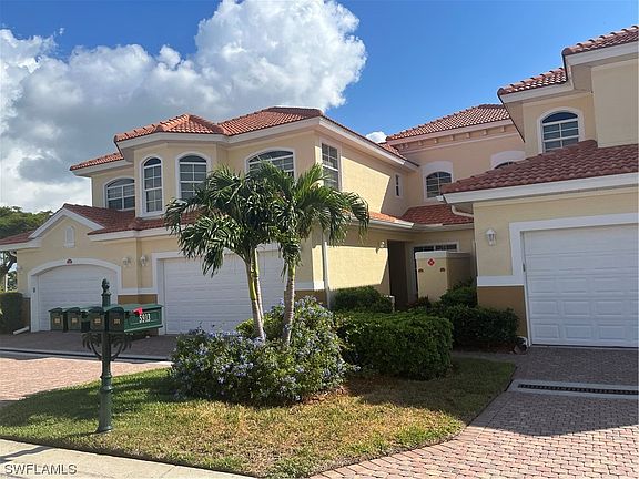 3rd image of 5913 Tarpon Gardens Cir APT 101