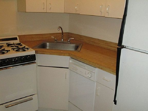 4th image of 200 W 85th St APT 3B