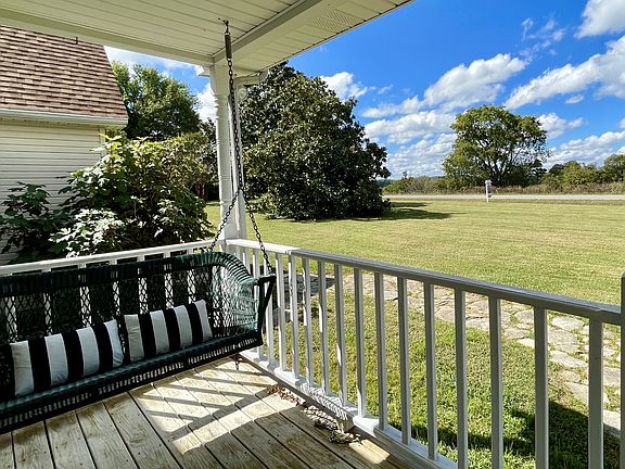 2nd image of 2804 Puckett Ln