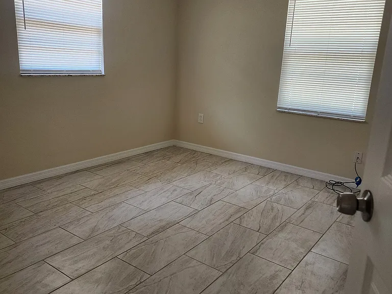 2110 Wightman Ave — Photo 5