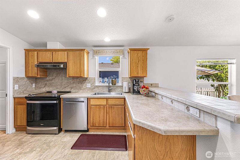 5th image of 6350 Portal Way #20