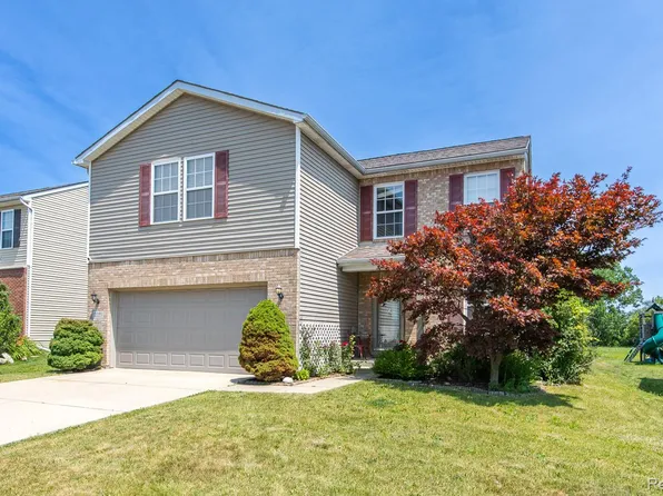 2550 Compton Dr, Waterford, MI 48329