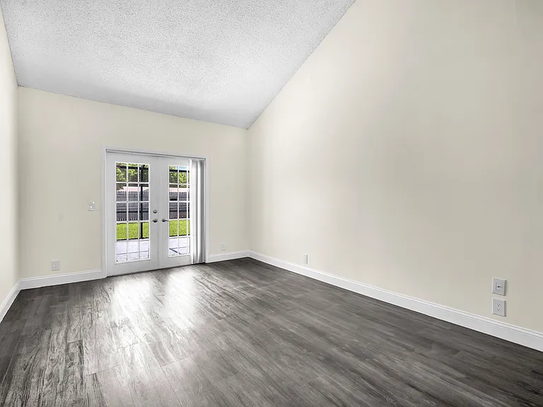 654 West Dr — Photo 19