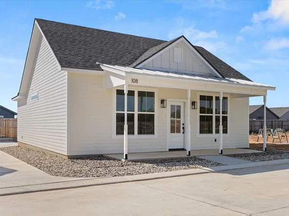 802 S Creek St #108, Fredericksburg, TX 78624