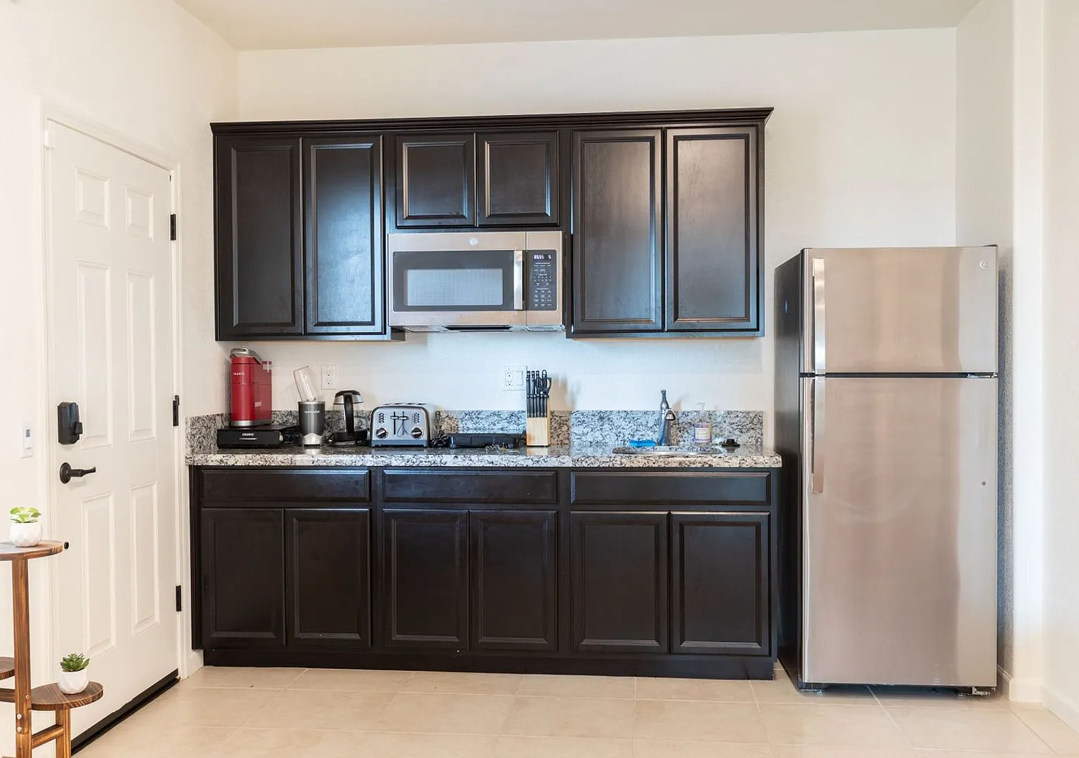Charming 1BR Suite in Rancho Cordova — Photo 3