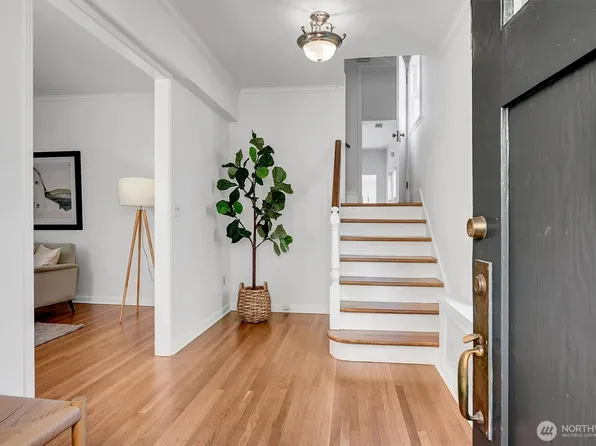 2321 33rd Avenue S, Seattle, WA 98144
