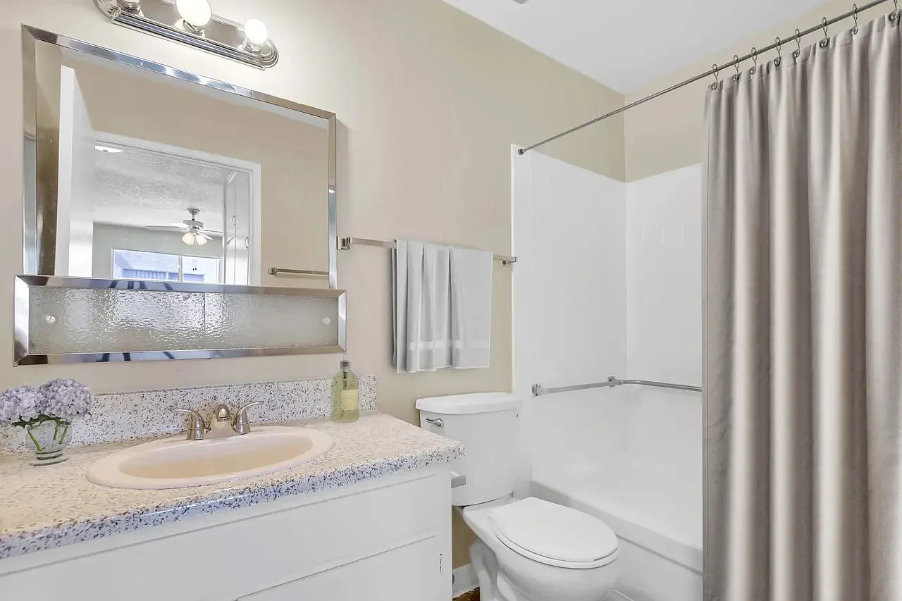 1 bed, 625 sqft, $1,678 — Photo 2