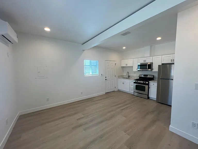1962 Harbor Ave #1964 — Photo 5