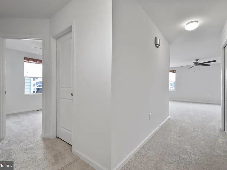 2041 Crepe Myrtle Ln — Photo 8