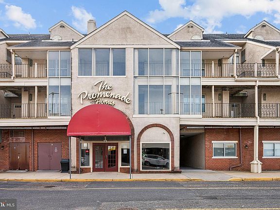 3rd image of 4023 Main St