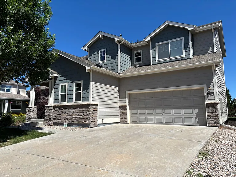 1902 Winamac Dr — Photo 1