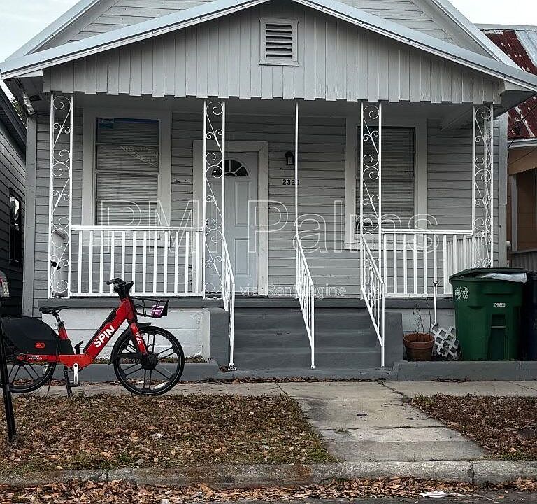 1st image of 2320 W Walnut St