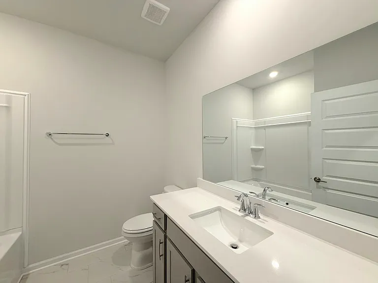 17969 Longleaf Dr — Photo 30