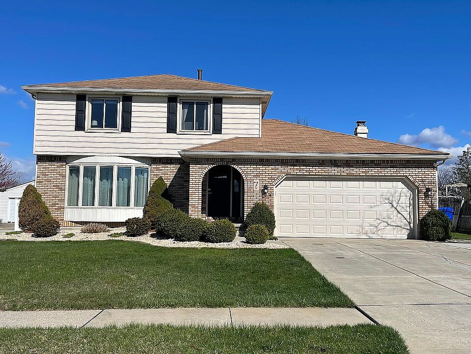 1st image of 7 Crownland Cir