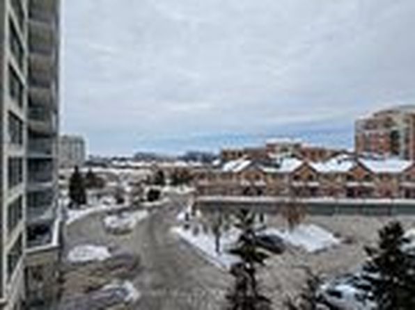 62 Suncrest Blvd #318, Markham, ON L3T 7Y6
