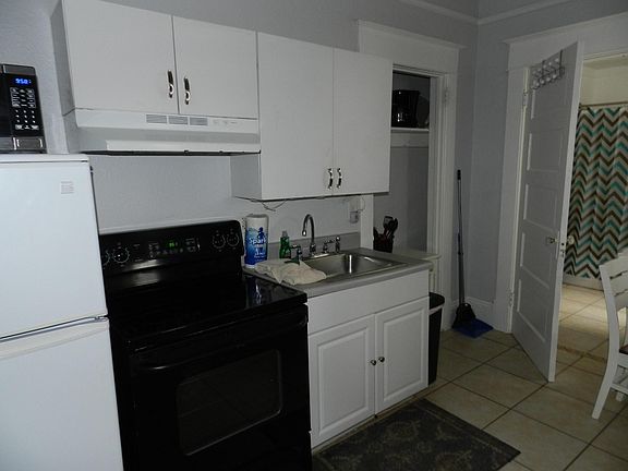 3rd image of 419 4th St N #101