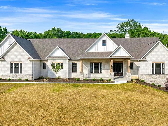 2nd image of 4623 Chateau Ln