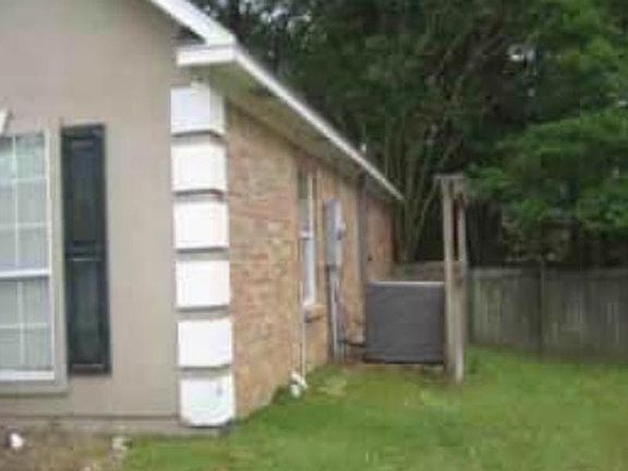 4th image of 415 Brighton Ct