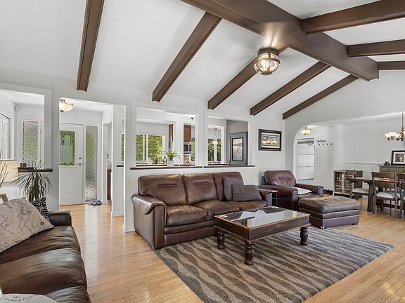 5th image of 34629 Ascott Ave