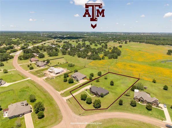 17295 Saddle Creek Dr, College Station, TX 77845