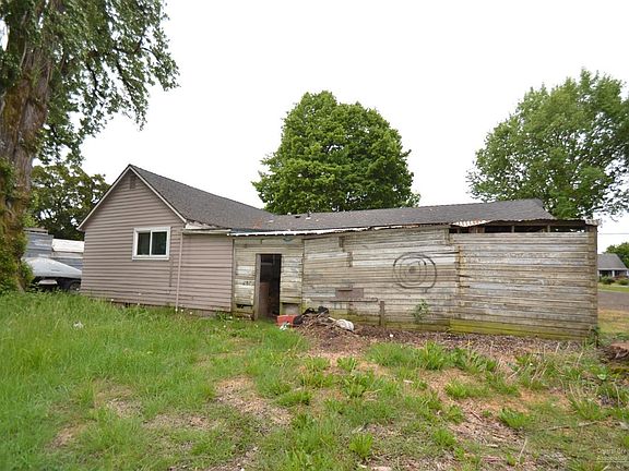 4th image of 4087 Hudson Ave NE