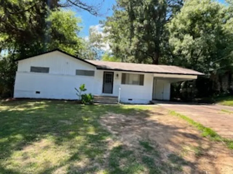 1527 Maria Dr — Photo 1