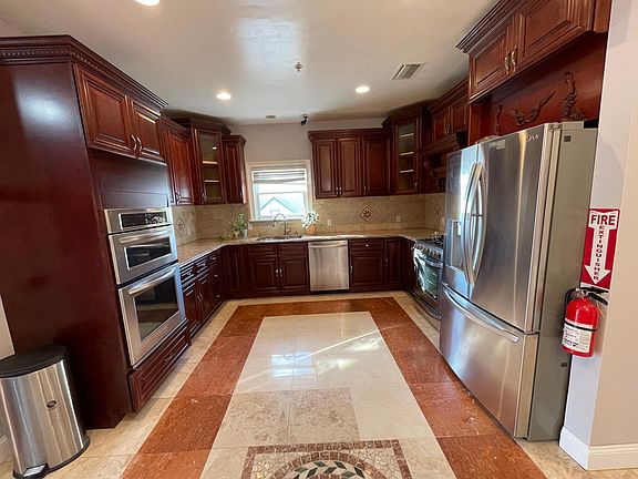 5th image of 25 Somerset St APT 1