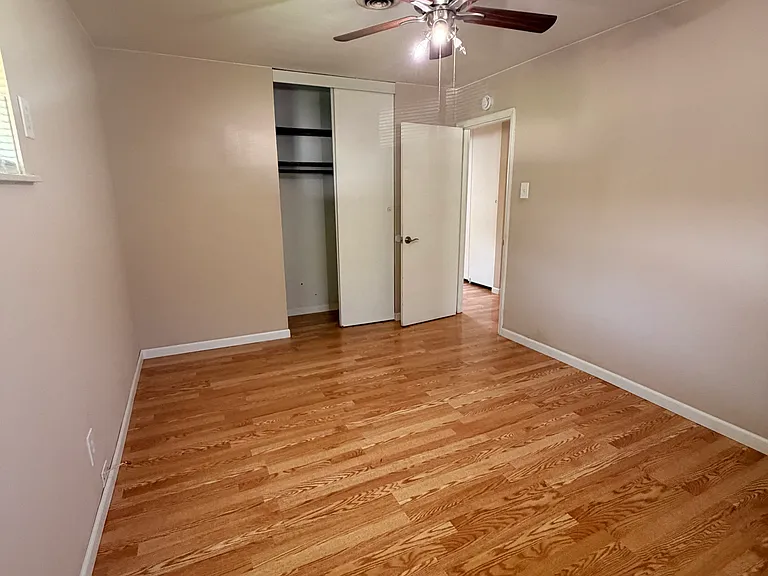 9524 Guthrie Ave — Photo 16