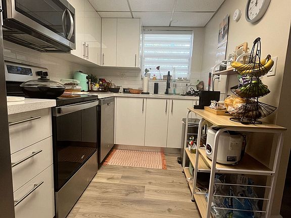 5th image of 9371 Fontainebleau Blvd APT I242