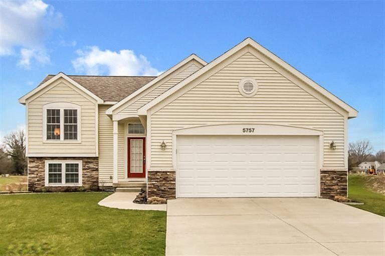 1st image of 5757 Beyhill Dr NE