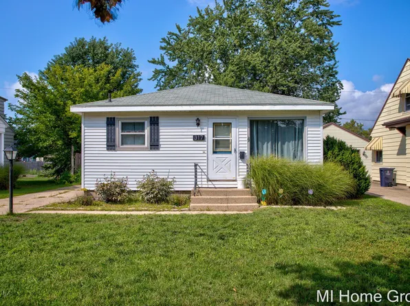 317 W 28th St, Holland, MI 49423