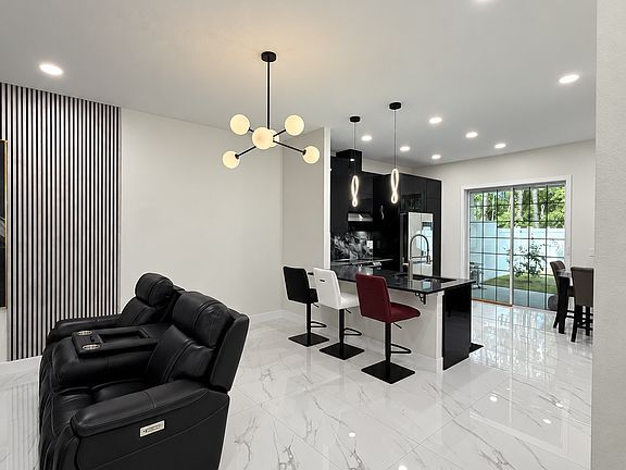 4th image of 4 Regency Dr