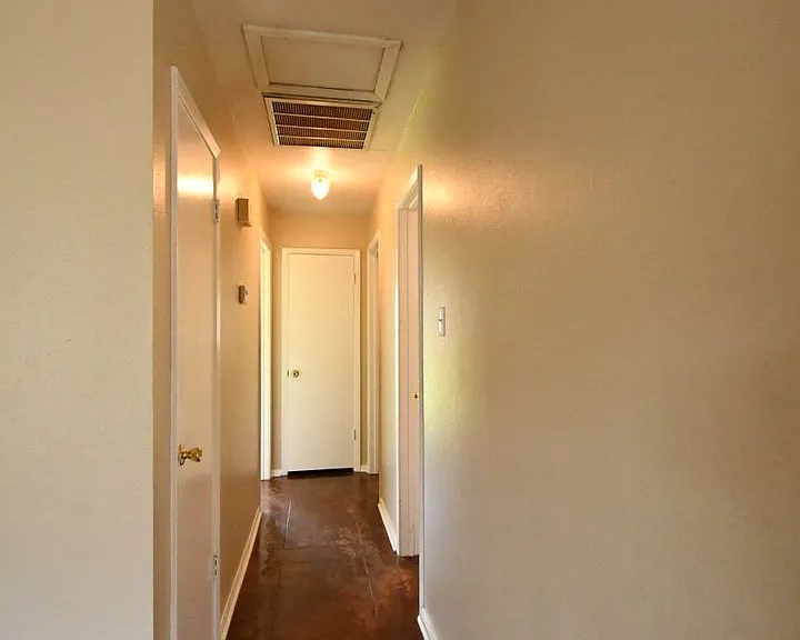 102 Parklane Dr — Photo 11