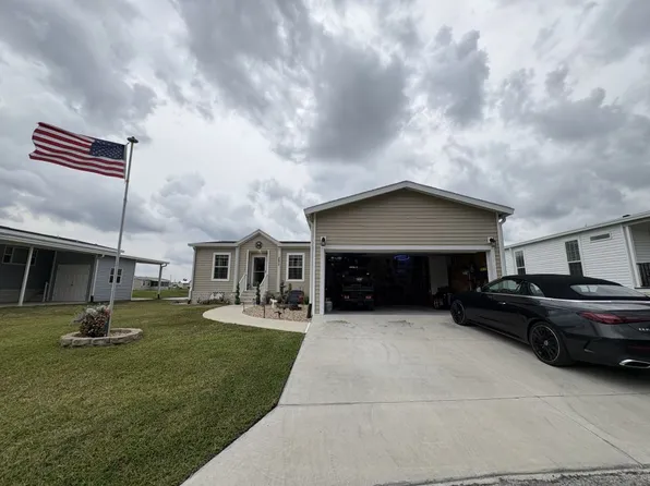 34820 Robins Song Rd, Zephyrhills, FL 33541