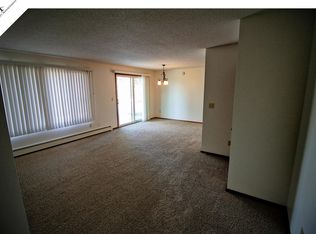 2400 S Sycamore Ave APT 27, Sioux Falls, SD 57110