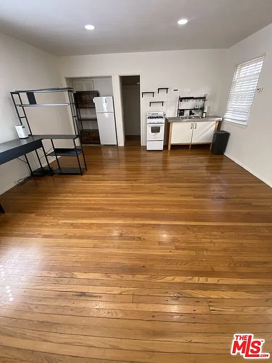 Studio, 400 sqft, $1,800 — Photo 4