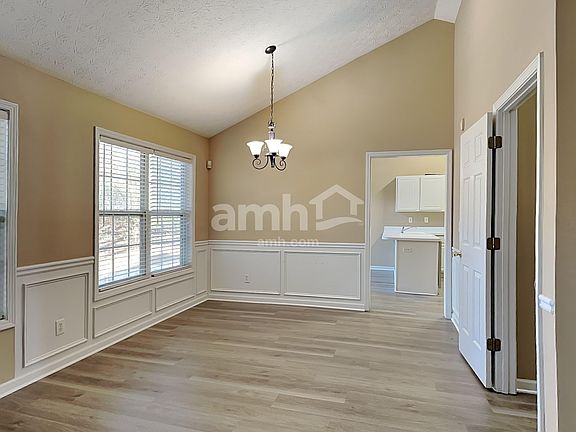 5th image of 725 Windsor Brook Ln