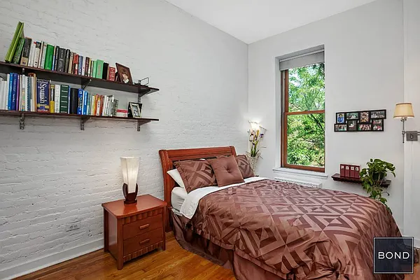Sold by Bond New York | media 9