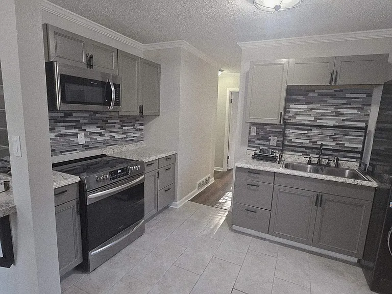 419 Tillman St — Photo 13