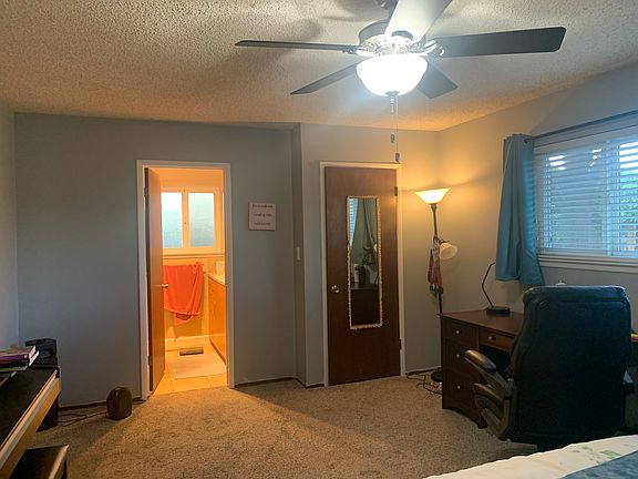3rd image of 641 E Magill Ave