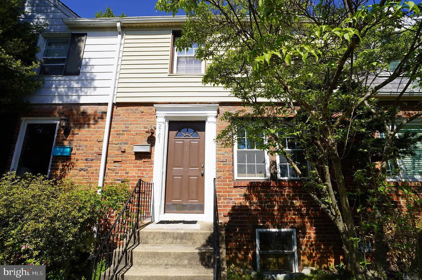 3 bed, 1231 sqft, $2,950 — Photo 1
