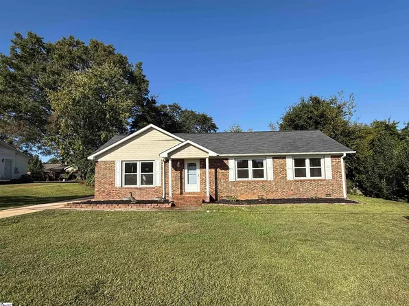 207 Vega Ln, Greer, SC 29651