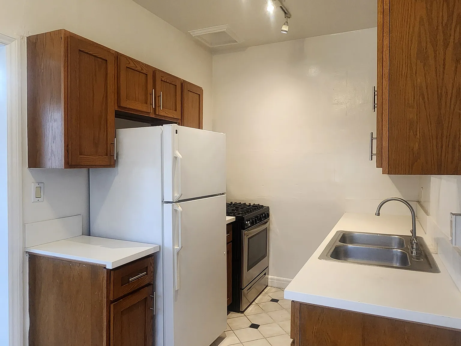 Serrano Club Apartments — Photo 3