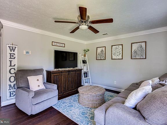 4th image of 3491 Old Crown Dr
